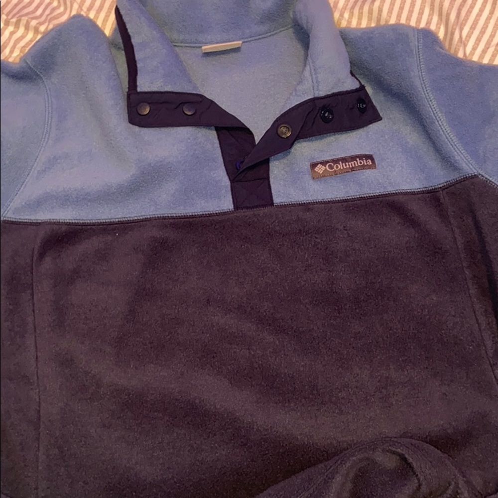 Blue Columbia pullover!!